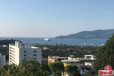 Eine atemberaubende Eigentumswohnung am Hang mit Meerblick in Patong Bay wird derzeit zum Verkauf angeboten. Die Wohnung verfügt über drei Schlafzimmer, alle mit eigenem Bad, und ist in einem luxuriösen, modernen Stil eingerichtet. Das Hauptbadezimme...