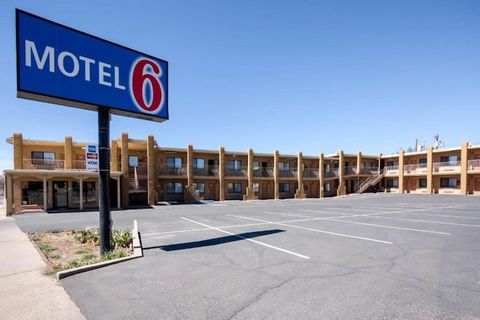 Motel 6 jest idealnie położony, 15 minut spacerem od zabytkowego Santa Fe Plaza i Georgia O