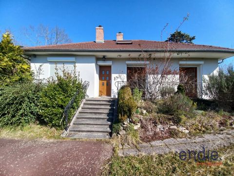 Come and discover this charming house located in the town of Commentry. Built in 1969, this property of 128 m² of living space on a plot of 2777 m² is ideal for a family looking for both comfort and a green setting. The house has three bedrooms, perf...