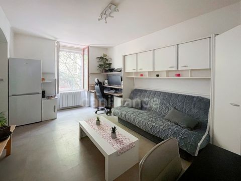 A vendre à PERSAN Studio