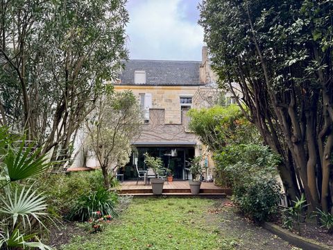 Barrière Saint Médard, superbe maison familiale en pierre avec jardin