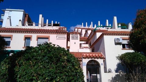 Te presentamos esta encantadora propiedad situada en una de las áreas más cotizadas de la Costa del Sol. Ubicada en Torremolinos, esta vivienda ofrece una combinación perfecta entre confort y una ubicación privilegiada. Ideal para vivir todo el año, ...
