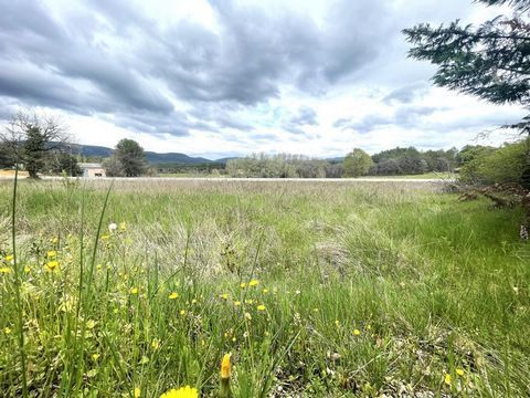 Grambois, terrain 1500m² libre constructeur
