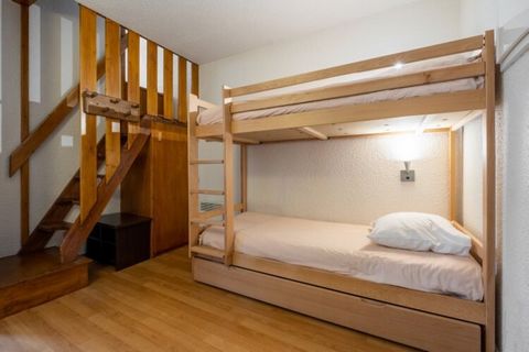 Il VVF Val-Cenis Haute-Maurienne comprende 2 siti distanti 450 metri l'uno dall'altro su ogni lato del fiume Arc: Val Cenis le Haut con 95 abitazioni integrate nel villaggio turistico, distribuite in piccoli gruppi di 1, 2 o 3 piani. Vicino al Cabino...