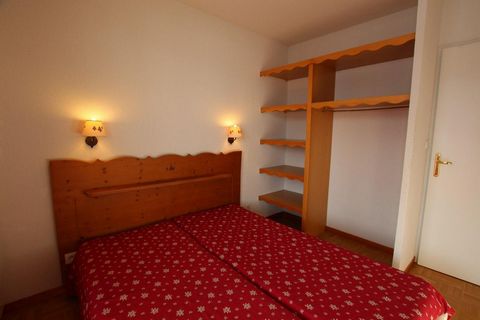 The residence des Gentianes is situated at the top of Puy Saint Vincent 1800. This residence of standing is recent, it is composed of 4 builds in wood. It offer a wonderfull view on the 