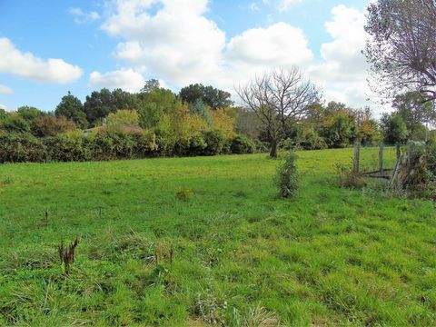 This subdivision is quietly located in the Nouvelle-Aquitaine region in Saint Georges des Coteaux. Bordering the city of Sainte, near a motorway exit, 35 km from Royan and 65 km from La Rochelle, less than an hour from the Atlantic and the Marais Poi...