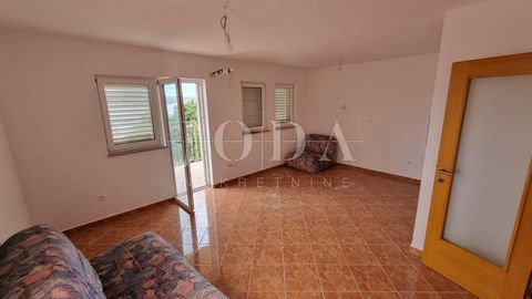 Location: Primorsko-goranska županija, Crikvenica, Selce. ID CODE: 4422 Josip Šikić, mag.oec Agent s licencom Mob: +385 91 890 4694 Tel: +385 51 403 771 E-mail: info@joda-nekretnine.hr www.joda-nekretnine.hr