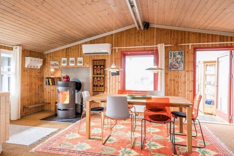 With this small and cozy cottage in Bjerregård, it really is a & quot; cottage & quot ;. Here you get no luxury, but a cottage with a real cottage atmosphere. As you step over the doorstep, a completely natural calm falls. The cottage is ingenious fo...