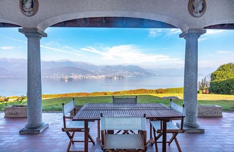 Villa for sale in Stresa, on the first hill, in a unique panoramic position, with a wonderful view of the Borromean Islands. It is located a short distance from the center. It is spread over three floors: a basement, mezzanine and first floor. Curren...