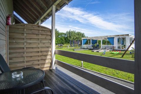 Un resort per famiglie situato in un'oasi di pace e tranquillità, con infrastrutture complete per il relax e il tempo libero (piscina all'aperto, sauna, idromassaggio). Il resort si trova a circa 10 minuti a piedi dalla spiaggia del mare. Il centro d...