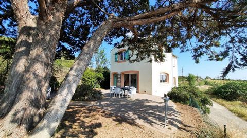 Village with schools, restaurants and cafe, primary school, 20 minutes from Beziers, 20 minutes from Pezenas and 30 minutes from the sea. Fabulous off grid house with 120 m2 of living space, with all modern conveniences but no electric or water bills...