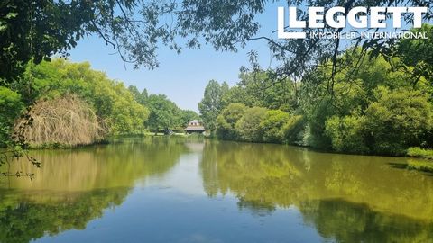 A21920DSE53 - Stunning estate of over 13.5acres of land within which is a contemporary custom-built family house with 4 bedrooms, independent lakeside gite with two bedrooms, carp fishing lake of over 2 acres, stock pond and land adapted for horses w...