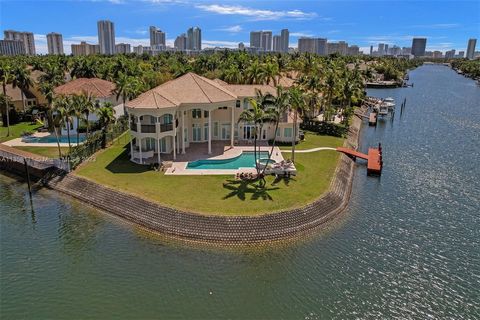 One-of-a-kind waterfront custom built home has everything you would expect. Over 10,000 sf on a spectacular 26,187sf lot with 280' of waterfront. 7 bedrooms, 7.5 baths + office , gym & playroom. Features include a 4-car garage, indoor squash court, e...