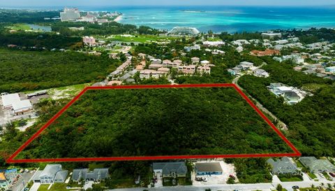 Situated in the heart of western New Providence is a rare 11.71-acre tract ripe for residential development. Strategically positioned adjacent to an already established high-end gated community, this undeveloped tract of land is a Developer’s dream. ...