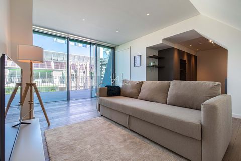 Located in Lisboa. Introducing a spacious one-bedroom apartment located in the prestigious PRATA Riverside development, positioned on the first line of buildings in Lote 7, Bloc C. The construction of this building was completed in 2021. The apartmen...