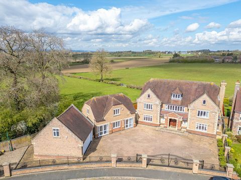 Nestled in the heart of the esteemed Stretton Hall Development in Oadby, bordering the lush, picturesque vistas of Great Glen, stands a magnificent detached family residence that epitomizes the quintessence of luxurious countryside living, coupled wi...