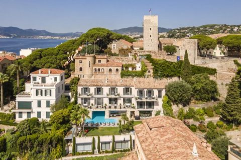 A stunning property offering 1000m² of luxury living space located at the heart of the Old Cannes (Le Suquet), a few steps from the sandy beach, the world famous Croisette, and the Film Festival Hall. Meticulously renovated with the utmost attention ...