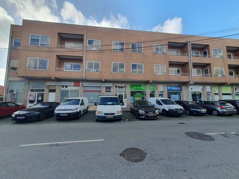 Opportunity to purchase this 2 bedroom apartment with a total area of 118 square meters, located in Arcozelo, Vila Nova de Gaia, in the Porto district. Located in a consolidated urban residential area, close to shopping, services, schools and public ...