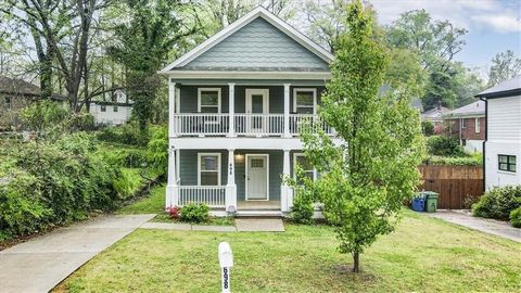 Discover urban living in Atlanta's vibrant West End, a prime location that combines convenience with contemporary living OR invest in this amazing property as an AIRBNB. This home as generated significant monthly revenue over the past 16 months. It w...