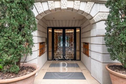 EXCLUSIVITE - BOULEVARD DES BELGES - 196 m² flat in a magnificent private mansion, with caretaker, belonging to the 