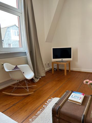 Lovingly refurbished old building flat in FrankfurtAlt Niderrrad with high-quality furnishings where you can immediately feel 