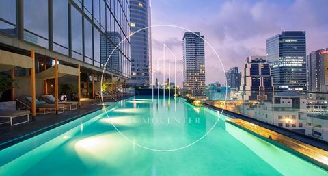 BANGKOK CITY CENTER LUXURY APARTMENT IN THE RESIDENCE THE RITZ-CARLTON ON THE 31 FLOOR OF 133 M2 with equipped kitchen open to living room, 2 master suites. laundry. 2 car parks. Reception, Library, Bar, Lounge Council room,TV and games room, Lounge,...