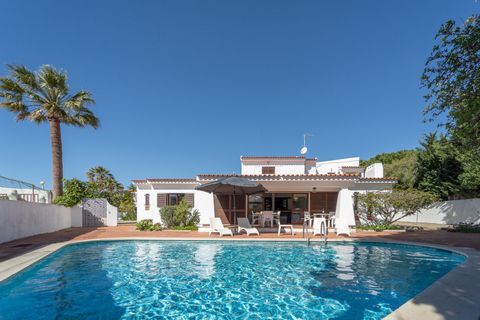 Casa das Anas offers accommodation with swimming pool and garden, in a quiet area of ​​Santa Eulália, 800 meters from The Strip - Albufeira and within 1 km of Praia da Oura and Santa Eulália. The surrounding area also offers a variety of services suc...