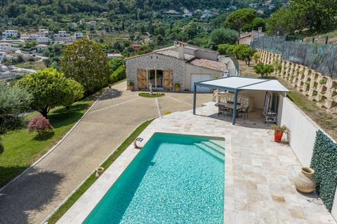 In FALICON, a Medieval village has preserved all the charm of the perched villages of yore, a few minutes from the city centre of Nice and the sparkling coastline of the Mediterranean Sea, this villa with its swimming pool nestles in a haven of peace...