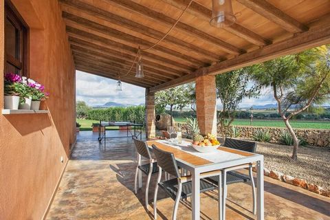 This modern, luxurious and incredibly stylishly furnished country house finca is located in the untouched idyllic countryside between Manacor and Son Carrio, just 10 minutes by car from the nearest beaches on the east coast such as Cala Millor or Sa ...