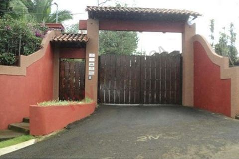 Beautiful property of 5.5 acres, is located in Carrillos Bajo de Poas, a prosperous community just 20 minutes from the Juan Santamaría International Airport, in the province of Alajuela, Costa Rica. Carrillos Bajo de Poas has an enviable climate, the...