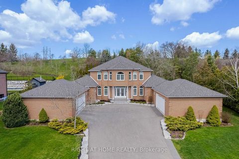 Experience The Epitome Of Luxury Living In Courtice's Prestigious Estate Neighborhood With This Exquisite Property Spanning 1.19 Acres. The Stunning 3,650 Square Foot Bungaloft Harmoniously Combines Elegance And Comfort, Showcasing Meticulously Desig...