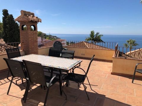 Magnificent villa of recent construction in Punta de la Mona with 5 double bedrooms and 5 bathrooms, large living room, large independent kitchen, south facing, large terraces with sea views, south facing, large and comfortable spaces, carport for 2 ...