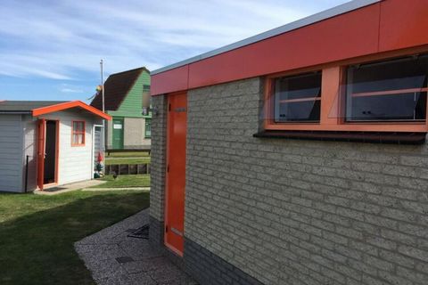 Nasz przytulny dom wakacyjny zapewniający przytulne poczucie wspólnoty znajduje się w parku bungalowów „Strandslag” w Julianadorp aan Zee, zaledwie kilka kroków od jednej z najpiękniejszych plaż Morza Północnego. Dom posiada wszystkie udogodnienia ta...