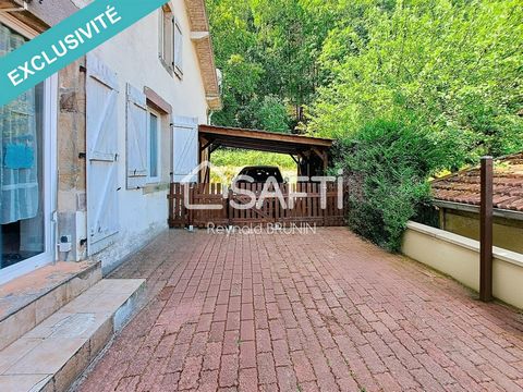 Located in a small condominium in Remiremont, on the edge of the forest and close to the train station and shops, this apartment offers an exceptional living environment. Equipped with a terrace and two private covered parking spaces, it will meet al...