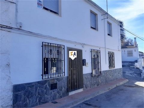 Dieses geräumige Stadthaus mit 5 Schlafzimmern befindet sich in erhöhter Lage am Rande des Dorfes Ribera Alta, in der Nähe der beliebten Großstadt Alcala la Real in der Region Jaen in Andalusien und verfügt über den zusätzlichen Vorteil eines 355 m² ...