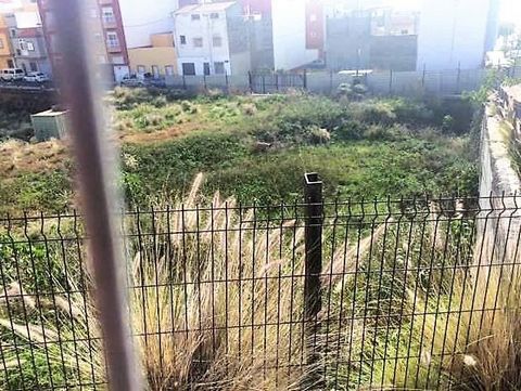 A large plot is for sale, ideal for developing a closed collective residential project in Santa Cruz de Tenerife. The location in the northwest of the island of Tenerife makes it a very popular tourist destination, with a pleasant climate and a wide ...