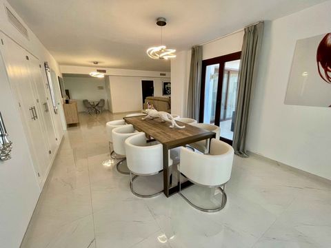 Located in Puerto Banús. Beautifully renovated and refurbished apartment in the perfect resort of Jardines del Puerto. Luxurious three bedroom first floor apartment, ideally located within walking distance to the beach, luxury shops and restaurants, ...
