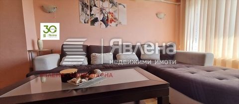 2-bedroom furnished apartment, exclusively offered by Yavlena! In the heart of the colorful neighborhood it offers a corridor, a cozy living room, a bright bedroom, an equipped kitchen and a stylish bathroom with toilet. Close to a stop, kindergarten...