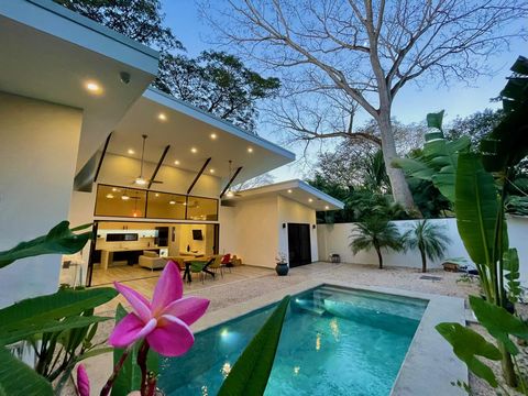 Welcome to Discover the last beautiful family home in Guanacaste : Villa Piña! An amazing property close and walkable to the Beach. This brand new and modern house is located in Playa Potrero. A very nice and Cute town close to the beach, restaurants...