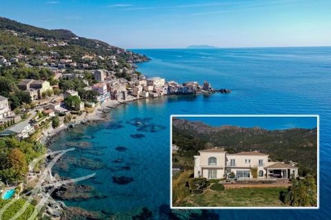 Cap Corse, this villa of 403 m² with a breathtaking 180° sea view is located on the heights of the village of Erbalunga, on the east coast of Cape Town, 20 minutes from Bastia. Built on a natural promontory of 2900 m² with trees, it fits perfectly in...
