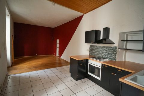 CALM and VOLUME for this T2 of 47 m2 of living space for 55 m2 of use! Located in a small condominium a stone's throw from Place SAINT-LEGER, the historic HEART of the city, this apartment is IDEAL for a first purchase or rental investment. Low charg...