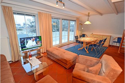 cozy maisonette apartment with balcony, only 900m to the sandy beach of the Baltic Sea, up to 4 people, Internet/Wi-Fi