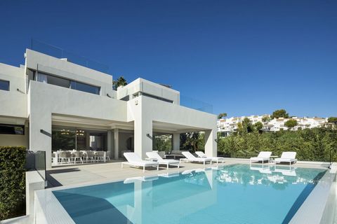 NUEVA ANDALUCIA .... 5 Bedroom, 5 bathroom Villa FREE Notary fees exclusively when you purchase a new property with MarBanus Estates a marvel of modern architecture ideally situated in the coveted Nueva Andalucia area. This incredible residence boast...