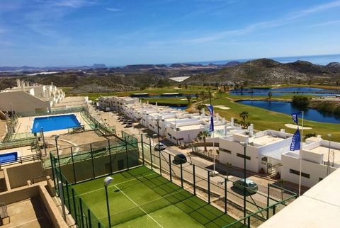 Gc-Immo-Spain biedt u aan de Costa de Almeria Prachtig nieuw appartement T4 in de Golf Aguilon Kenmerken: 3 slaapkamers, 3 badkamers, open keuken, eetkamer, terrassen van 68,64 m2... enz... Strand op 7.5 km Golf ter plaatse Gemeenschappelijk zwembad ...