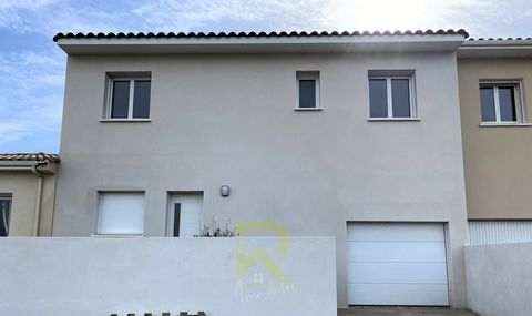 Located in the charming town of Pinet, this house offers a peaceful living environment. Its ideal location makes it an ideal choice for buyers looking for a lively place to reside while remaining away from the noise of the city. city. The property in...