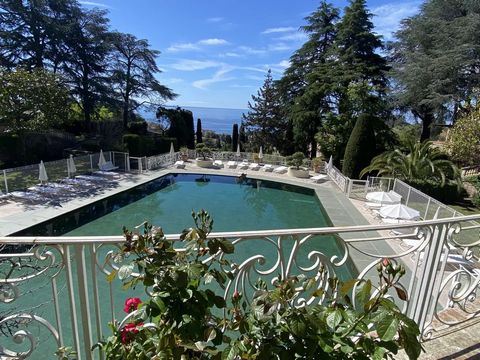 CANNES - 3 ROOMS - GARDEN - 3 CELLARS - GARAGE Gorgeous 2-bedroom apartment with a spectacular terraces and a private garden, located in the prestigious residence, enjoying an ideal location in the sought-after neighborhood of Croix de Gardes, just 3...
