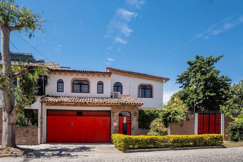 About 467 Calle Havre Casa Stefani This stunning hacienda style home blends traditional Mexican charm with great amenities to offer you an unparalleled living experience. The great open floorplan features high ceilings with downstairs showcasing doub...