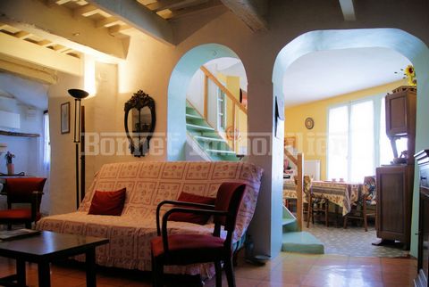 In the picturesque village of Venterol, very charming village a few km from Nyons, very old typical Provencal stone house with large terrace. Main level: living room with fireplace and period vegetable garden opening onto kitchen and dining area faci...