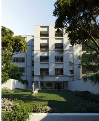 2 bedroom flat in Covelo Park, Porto Located in the new development Covelo Park, in the heart of Porto, close to the charming Jardim do Covelo, we present this 2 bedroom flat. With quality finishes and a privileged location, this is a unique opportun...