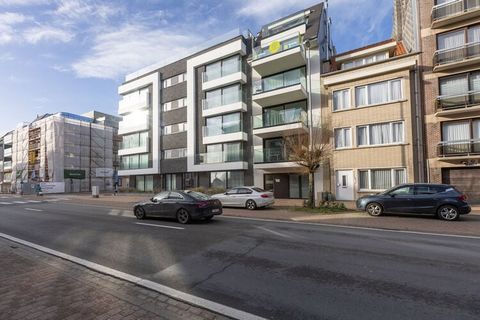 Appartement gelegen op de 1ste verdieping en voorzien van 2 slaapkamers (1 met dubbel bed en 1 met stapelbed en enkel bed). Verder is er een woonkamer met veel lichtinval, volledig ingerichte open keuken, een zongericht terras. Er is een moderne badk...